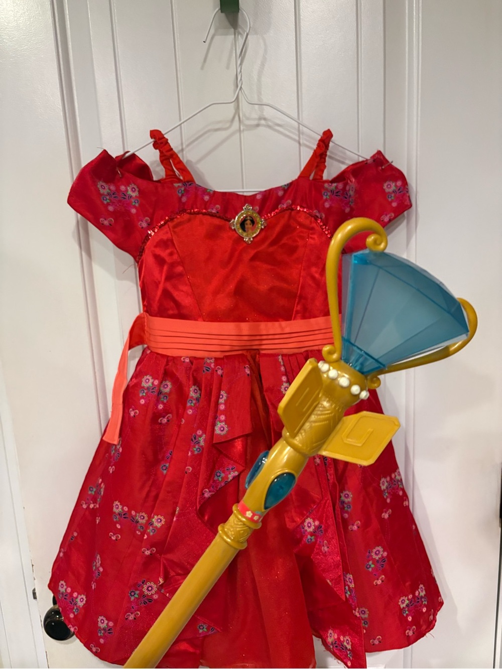 Princess Elena Dress 5T and Scepter (lights up!)